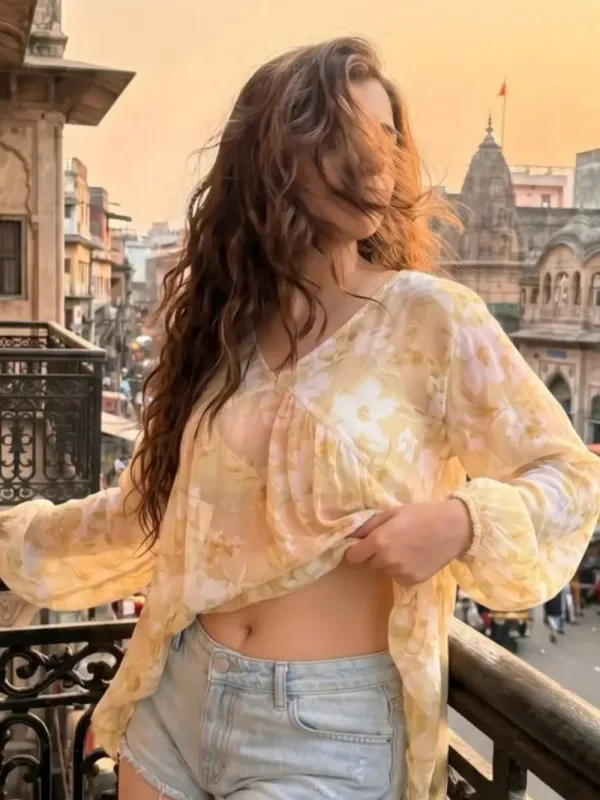 Vanya Shah, escort model in Saibaba Colony